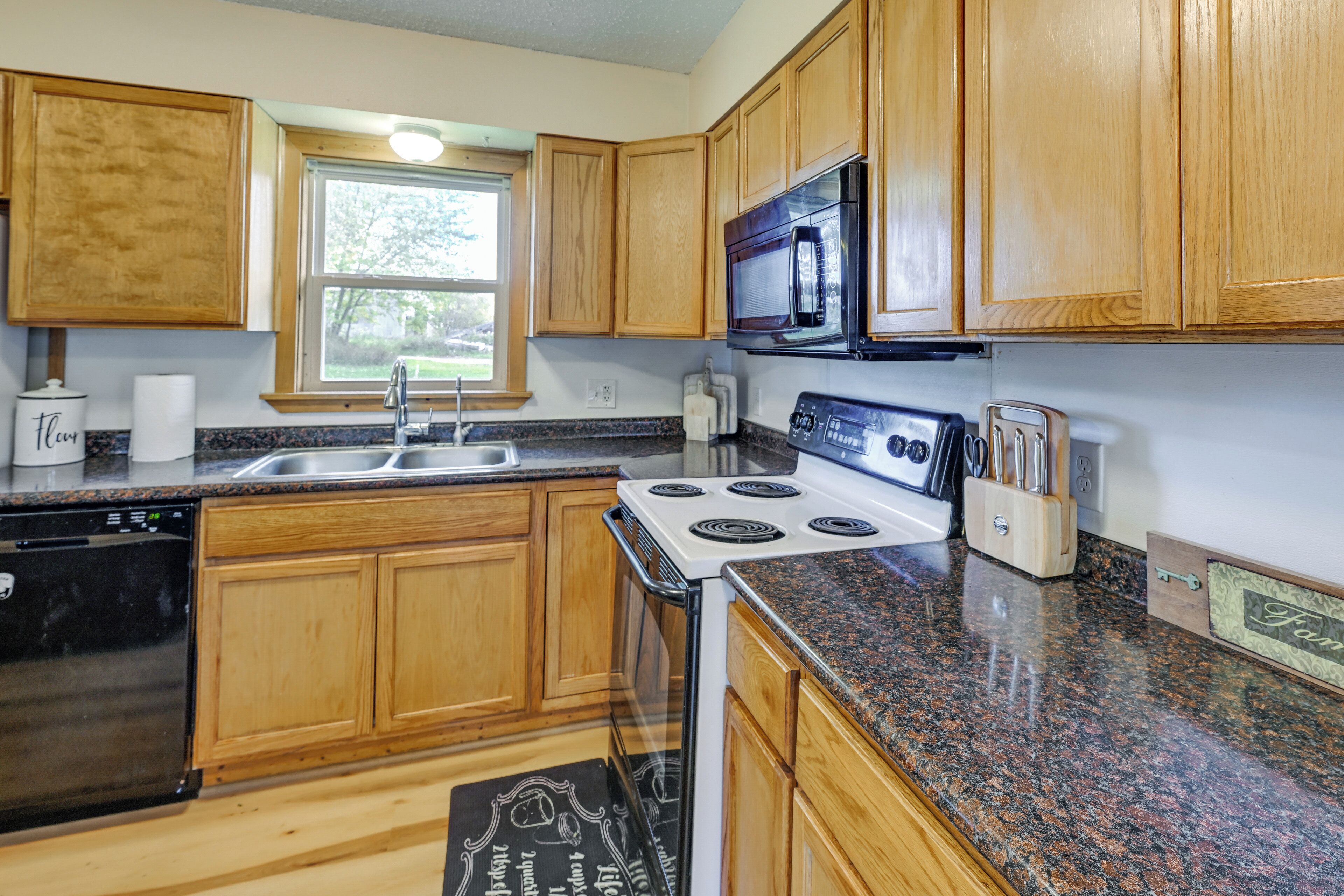 House (3 Bedrooms) | Interior