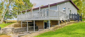 Charming Rockland Retreat w/ Deck & Grill!