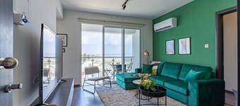 Harbor 401: Stylish 1-Bedroom Apartment in Larnaca
