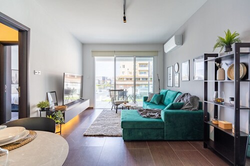Harbor 103: Stylish 1-Bedroom Apartment in Larnaca