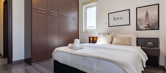 Harbor 103: Stylish 1-Bedroom Apartment in Larnaca