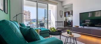 Harbor 104: Stylish 1-Bedroom Apartment in Larnaca