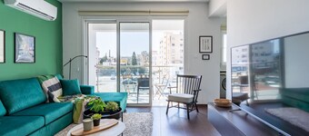 Harbor 104: Stylish 1-Bedroom Apartment in Larnaca