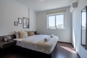 1 dormitorio, tabla de planchar con plancha, wifi gratis y ropa de cama