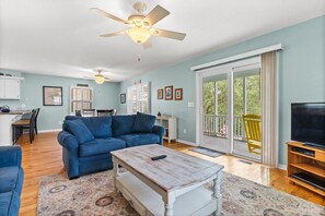 Smart TV, DVD player