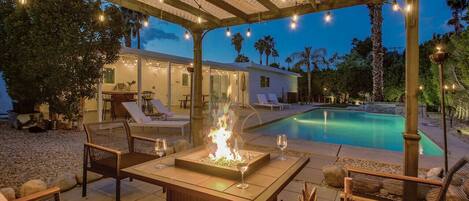 حمّام سباحة مُدفَّأ