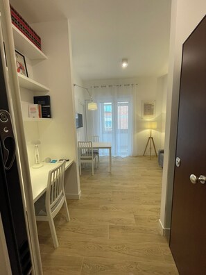 Interior - Renovated 50 sqm. apartment for students - S. Paolo - Rome 3 (Roma)