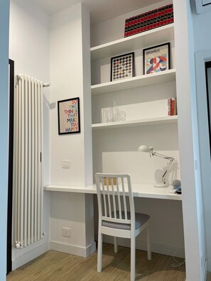 Interior - Renovated 50 sqm. apartment for students - S. Paolo - Rome 3 (Roma)