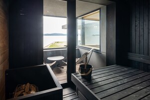 KODA Non-smoking | Bathroom | Separate tub and shower, deep soaking tub, rainfall showerhead