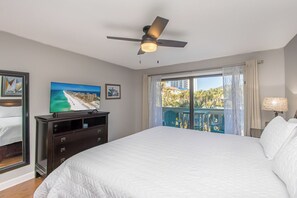 2 bedrooms, iron/ironing board, WiFi, bed sheets - Pet Friendly*Wave n' Sea at Deepwater Cove! (Pensacola Beach)