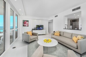 Smart-TV, videospill, DVD-spiller og fotballspill