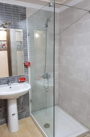 Hair dryer, soap, toilet paper - apartment in Cabo Negro (Martil)
