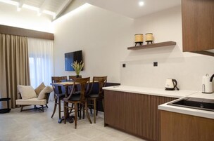 Deluxe Apartment | Breakfast area | Daily buffet breakfast (EUR 15 per person)