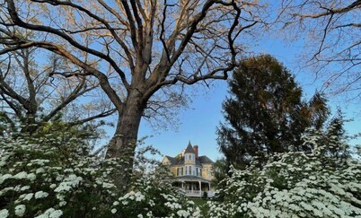 The Oaks Victorian Inn