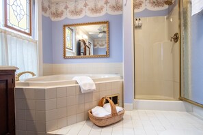Julia Single Queen | Bathroom | Free toiletries, hair dryer, bathrobes, towels - The Oaks Victorian Inn (Christiansburg)