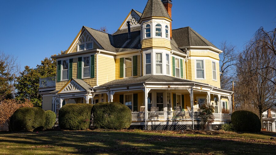 The Oaks Victorian Inn