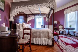 Anne Single Queen | Individually decorated, individually furnished, desk, laptop workspace - The Oaks Victorian Inn (Christiansburg)