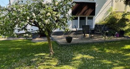 Hummelglück - Ferienwohnung mit Terrasse