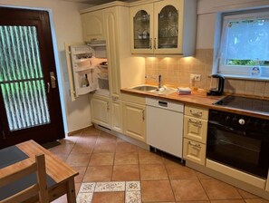 Geladeira, fogão, cooktop, lava-louças