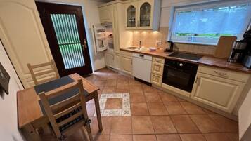 Réfrigérateur, four, plaque de cuisson, lave-vaisselle