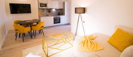 Deluxe Apartment | Private kitchen