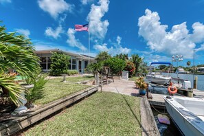 Marina - Deep-water canal home- hot tub-billiard room (Cocoa Beach)