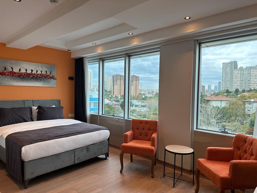 Habitación Deluxe | Minibar y caja de seguridad en la habitación 