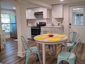 Fridge, microwave, oven, stovetop - FUN Ground floor condo for 4, steps to beach! (Tybee Island)