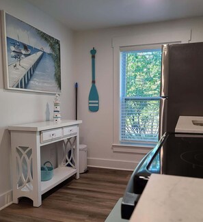 Fridge, microwave, oven, stovetop - FUN Ground floor condo for 4, steps to beach! (Tybee Island)