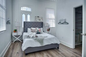 4 habitaciones, tabla de planchar con plancha, cuna de viaje y wifi