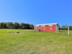 Exterior - The Barndominium - Lots of Space! (Butternut)