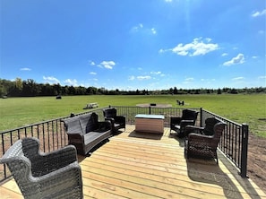 Terrace/patio - The Barndominium - Lots of Space! (Butternut)