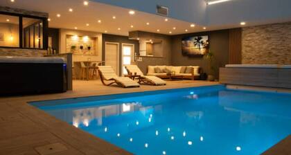 GĂźte OÂČ / Villa 100% privative labĂ©lisĂ© 5 Ă©toiles ( piscine int., spa, sauna.. )