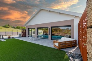 Terrace/patio - Gîte O² / Villa 100% Privative Labélisé 5 Étoiles (Holving)