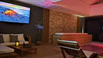 Smart TV, DVD player, video library