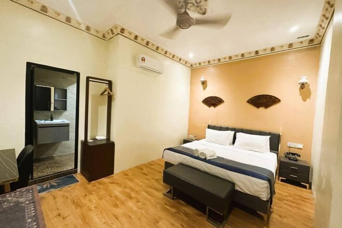 1 habitación, tabla de planchar con plancha, wifi gratis y ropa de cama