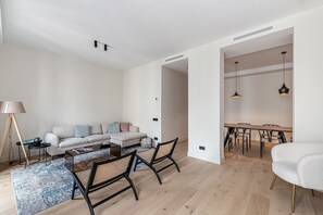 TV - Waou Puerta del Sol VI - Alquiler Corta Duración (Madrid)