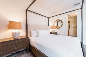 4 bedrooms, WiFi, bed sheets - Private home w/pool, near Disney (Kissimmee)