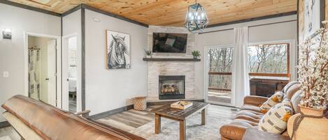 Smart TV, chimenea y videojuegos