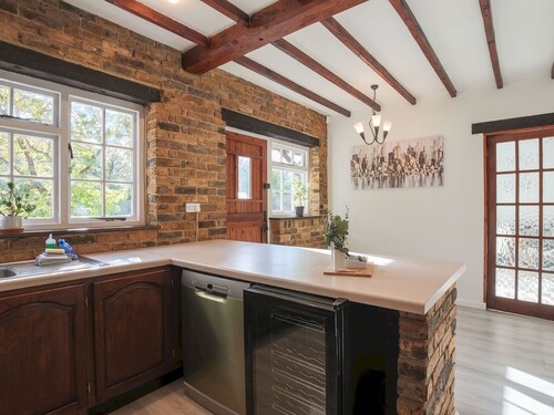 Idyllic Home in Picturesque Village of Wraysbury - Pass the Keys