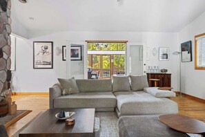 Smart TV, fireplace, DVD player, books