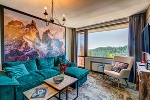 Superior Apartment, Balcony, Mountain View