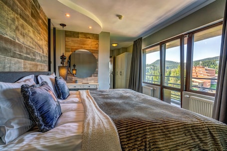Presidential Apartment, Balcony, Mountain View. Grand Hotel Murgavets
