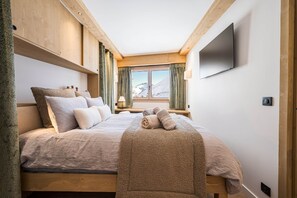 3 bedrooms, iron/ironing board, travel cot, free WiFi - Tignes Le Lac - Flat 8p - ski-in/ski-out (Tignes)