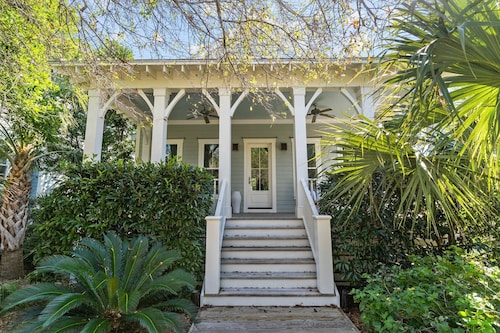 The Beach House - Southern Living Home 4 Br w Loft East Beach BHI and Shoals