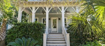 The Beach House - Southern Living Home 4 Br w Loft East Beach BHI and Shoals