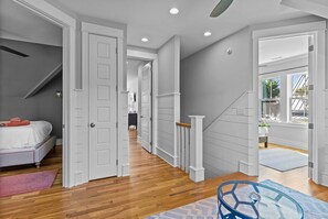 4 bedrooms, desk, travel cot, free WiFi