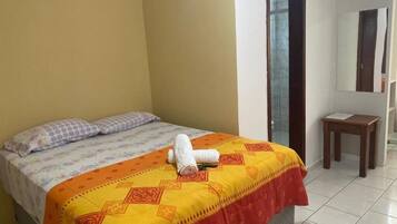 1 quarto, Wi-Fi de cortesia, roupa de cama