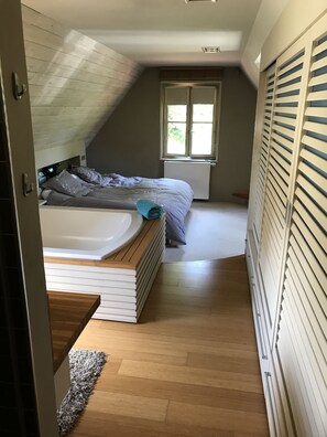 5 Schlafzimmer, Bügeleisen/Bügelbrett, Reisekinderbett, kostenloses WLAN