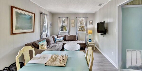 Smart TV - Seagull's Nest, Tybee Island, GA (Tybee Island)